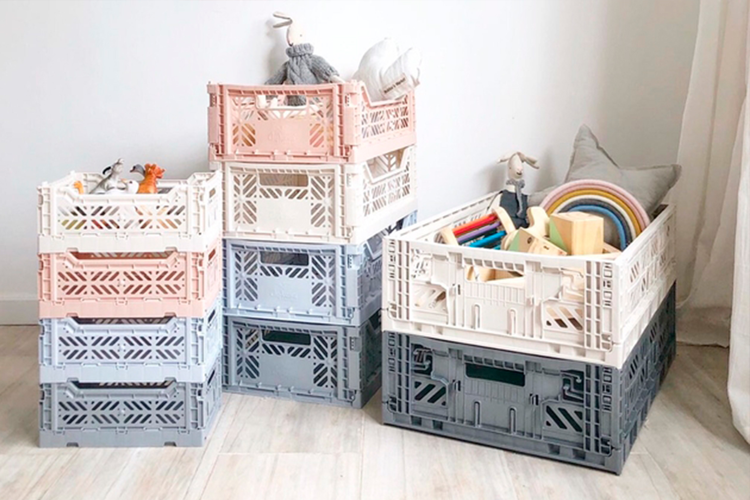 Decorar y organizar a la vez! La versatilidad de las cajas plásticas  plegables — Hobby Lovers